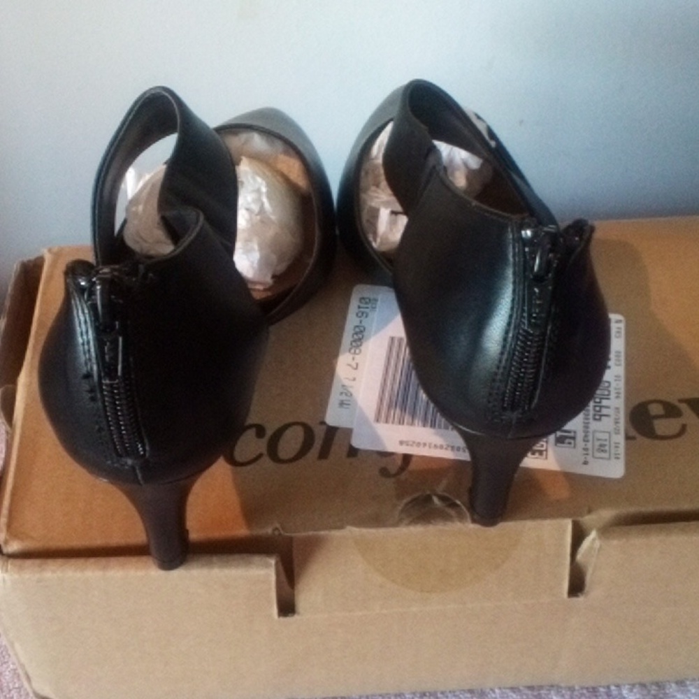 Comfort View Shoes - Picture 5 of 6